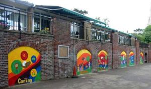 Ronald-Ross-arches-murals