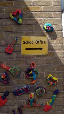 Creastone-plaques-on-the-outside-of-the-school