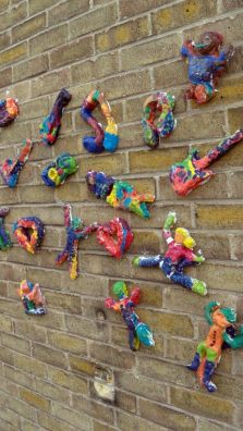 More-painted-Creastone-on-the-school-walls